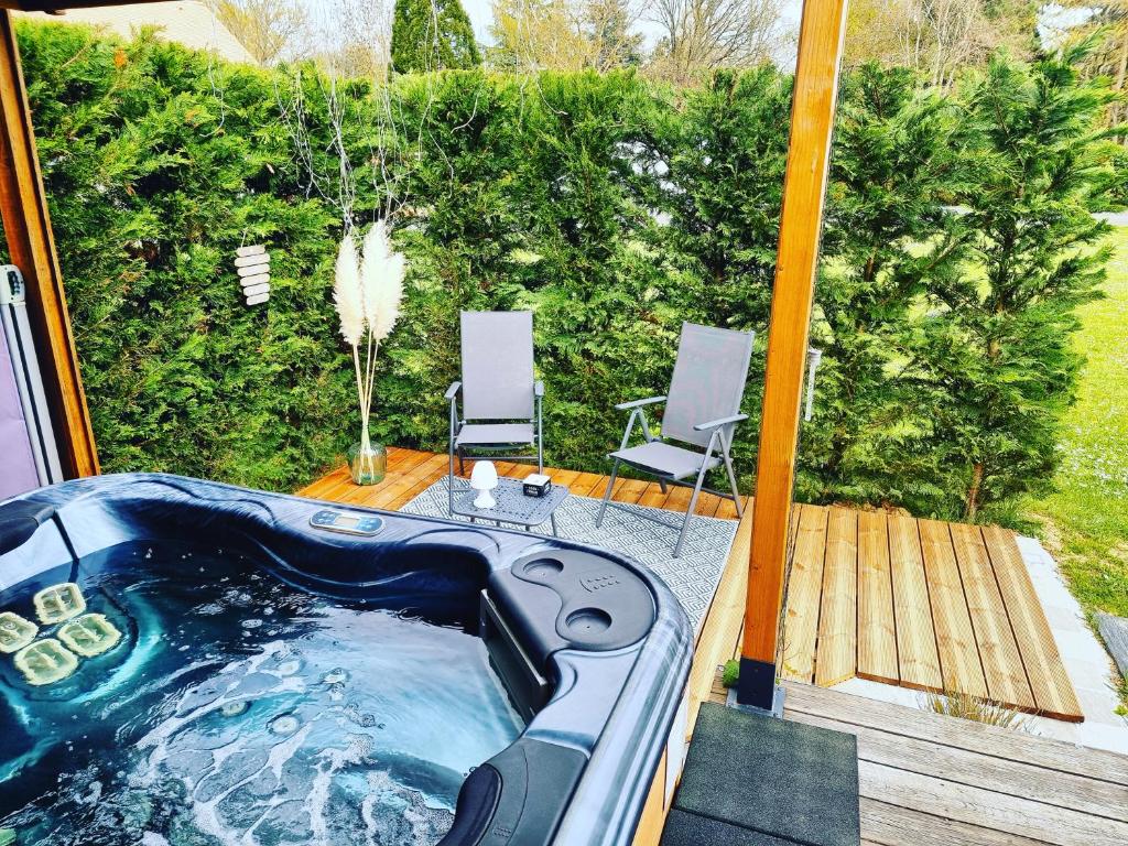 LE COTTAGE BARBIZONNAIS avec jacuzzi privé à partir de 10 ans photo 3