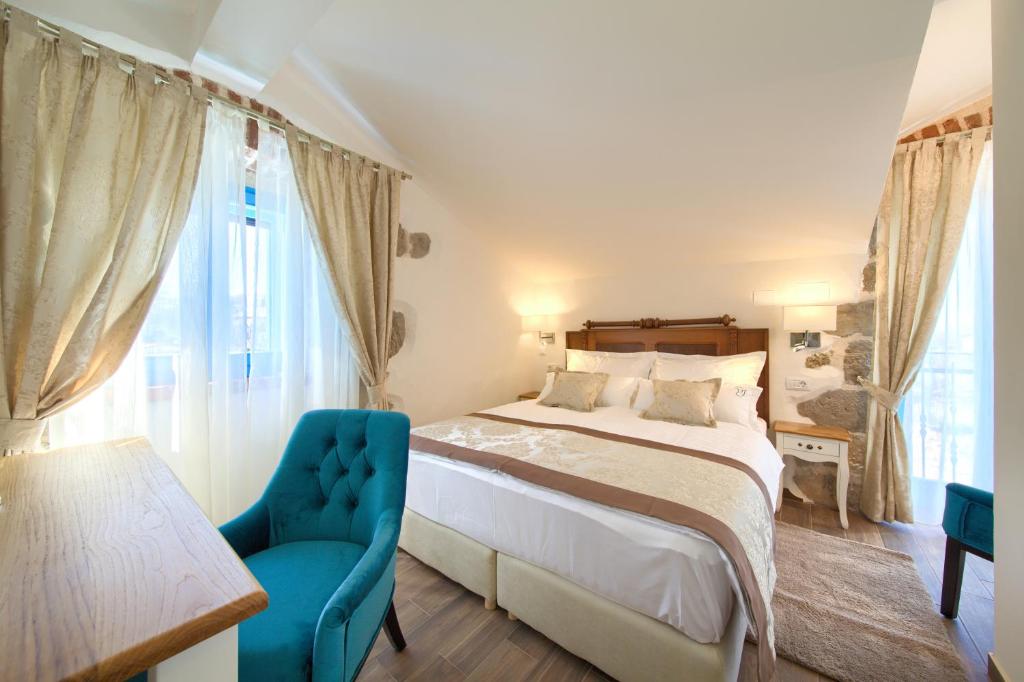 Luxury Villa Ive - heated pool and sauna photo 4