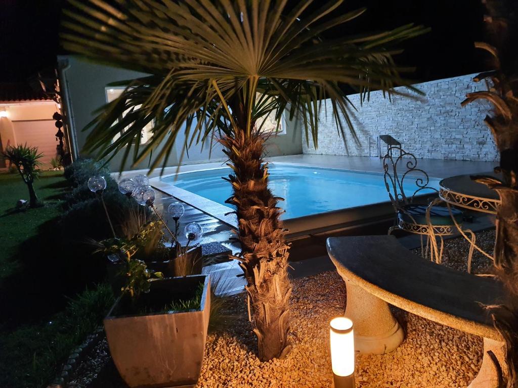 Adorable maisonnette piscine jardin pres de la mer 44 photo 2