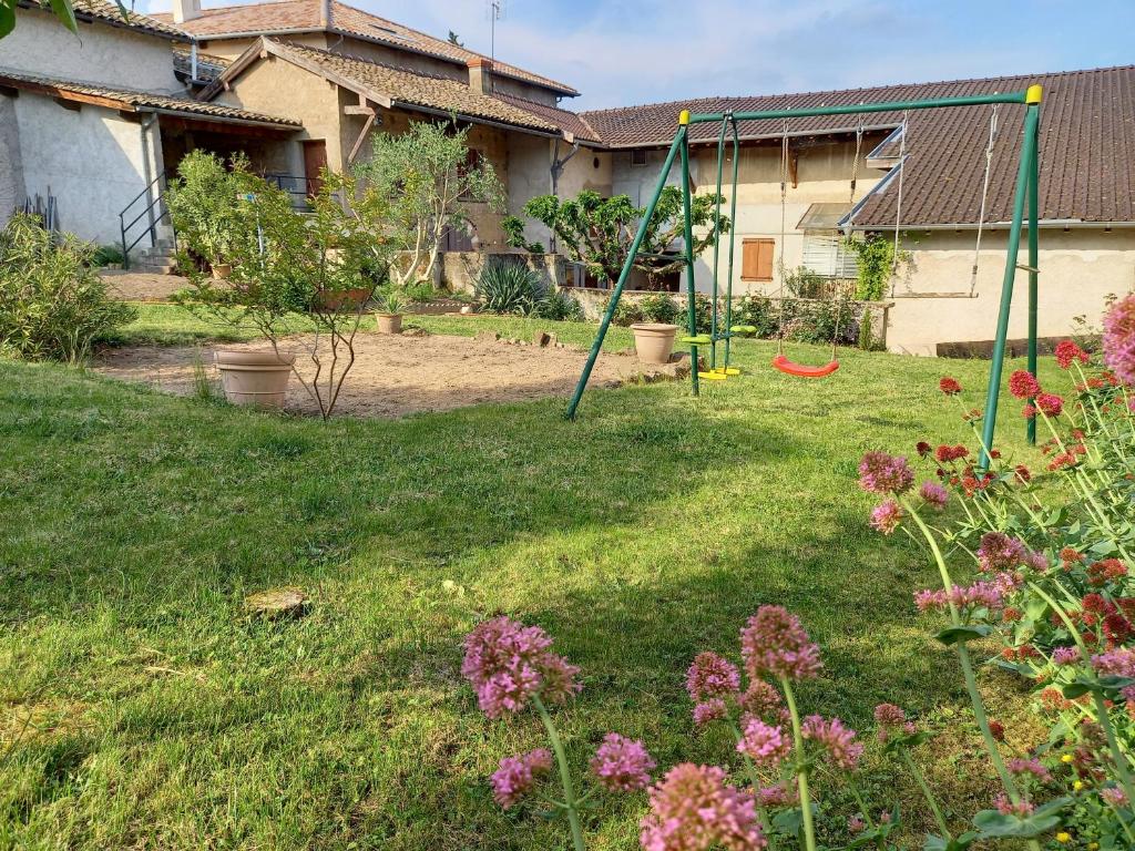 Gîte Fleurs de Gamay au coeur du Beaujolais photo 1