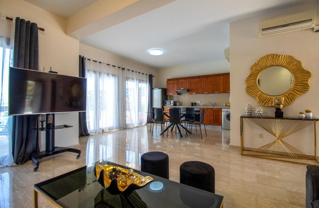 Golf Villa in Aphrodite Hills HG07 photo 3
