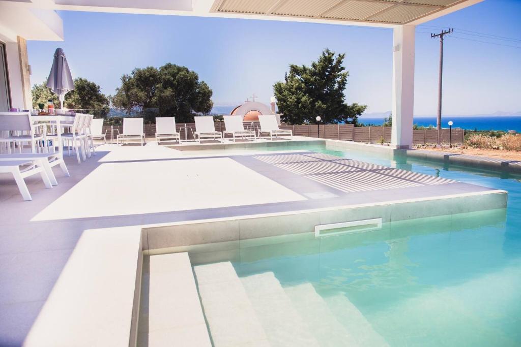 Starlight Villa Guro - 4bd, 4ba, 4min To Beach photo 4