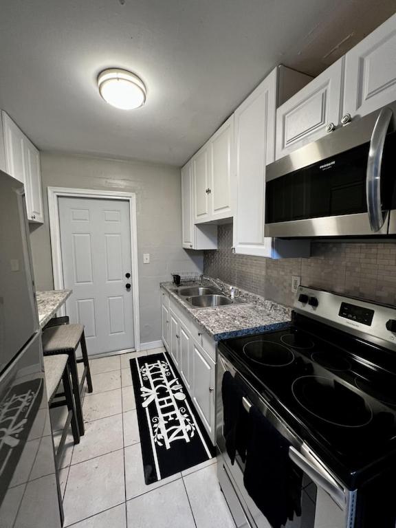 Cozy 2BR Home Near Shands Hospital, UF, and Downtown Gainesville photo 4