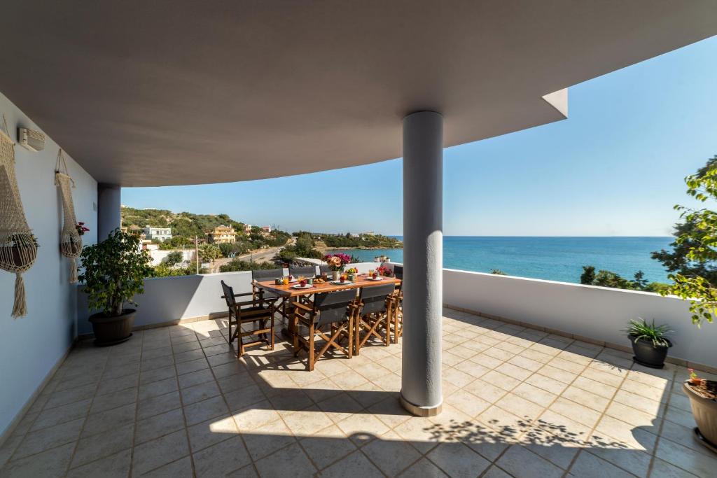 Beachfront luxury Villa in Ammoudara, Crete photo 4