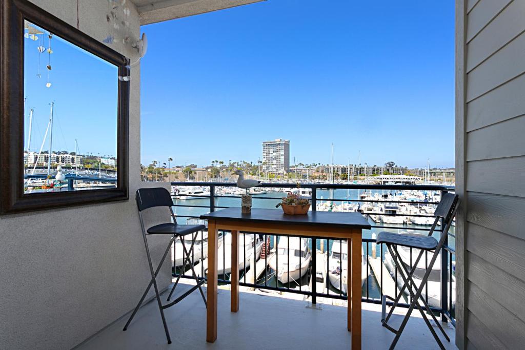 302B - Fresh & Modern with Harbor & Partial Oceanview photo 1