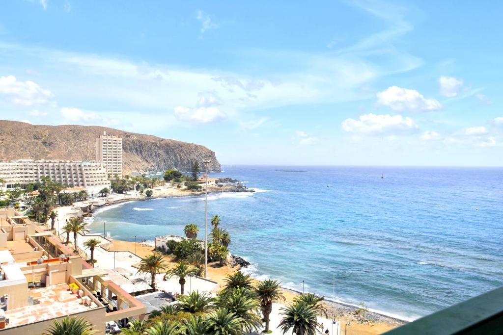 STUNNING HOLIDAYS, Large Terrace On The Sea