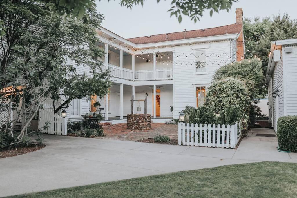 Luxury historic house in downtown McKinney photo 3