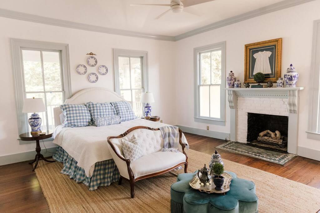 Luxury historic house in downtown McKinney photo 4