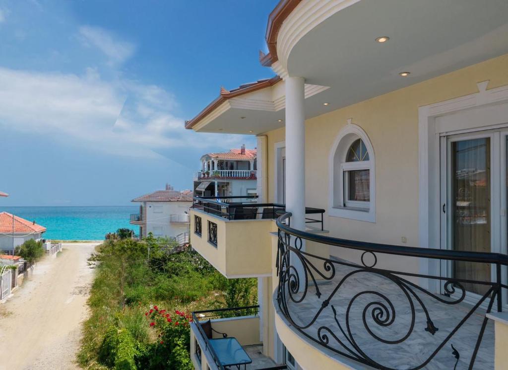 Prime Luxury Villa beach front photo 4