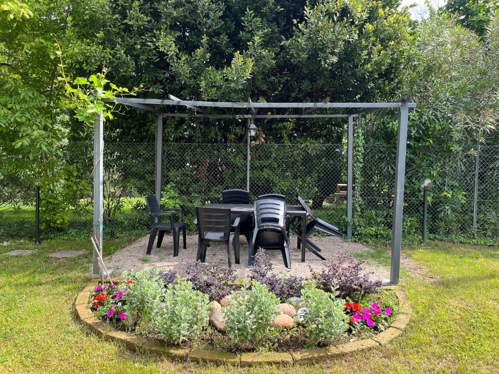 La Cicala - appartamento con giardino privato photo 1