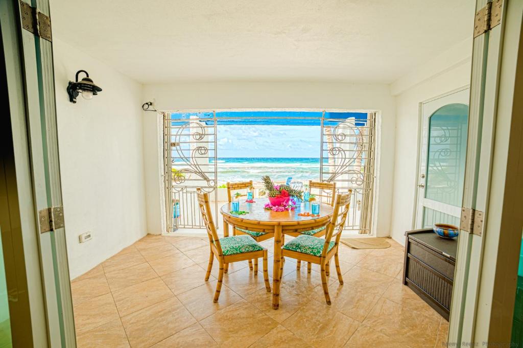 Gorgeous Ocean Views! Welcome to Bella Breeze! BeachFront 2BR 2BA photo 2