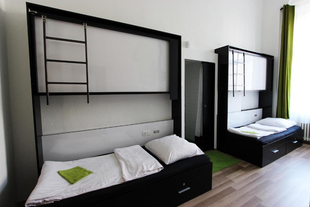 Трехместный (Трехместный номер с собственной ванной комнатой), Adagio Hostel 1.0 Oktogon