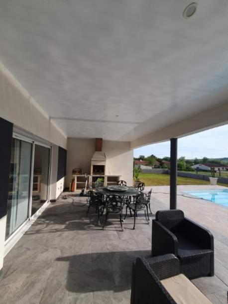 Jolie Maison climatisé piscine et jacuzzi photo 1