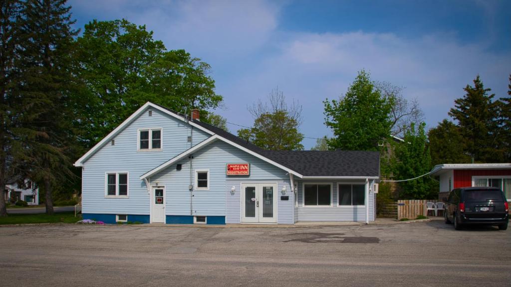 Maple Leaf Inn photo 2