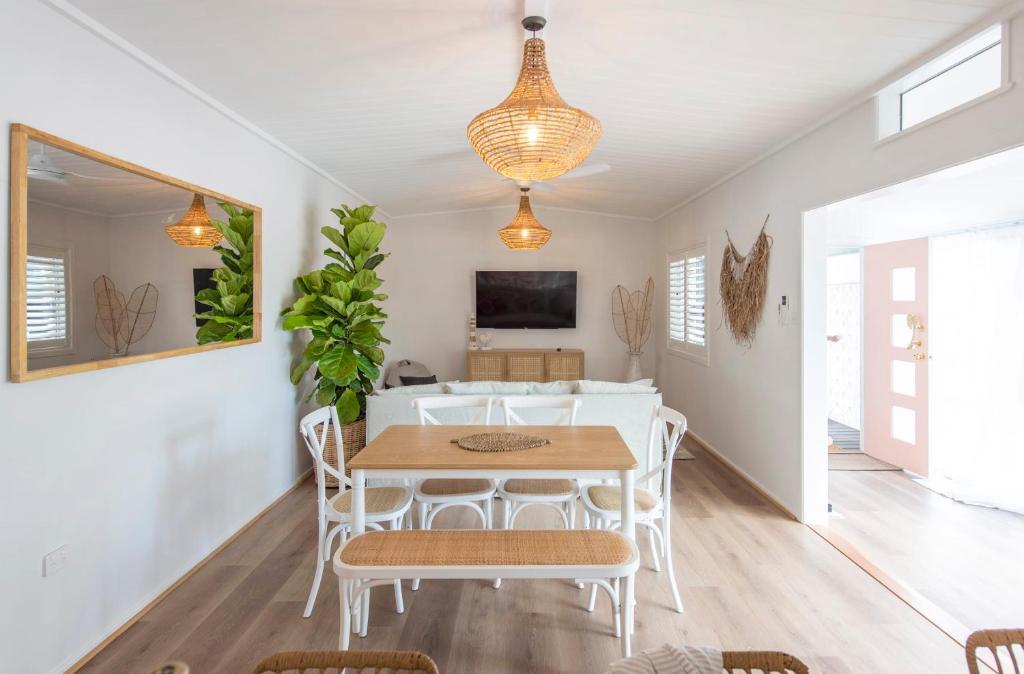 Sea Breeze Cottage - oceanstays photo 2