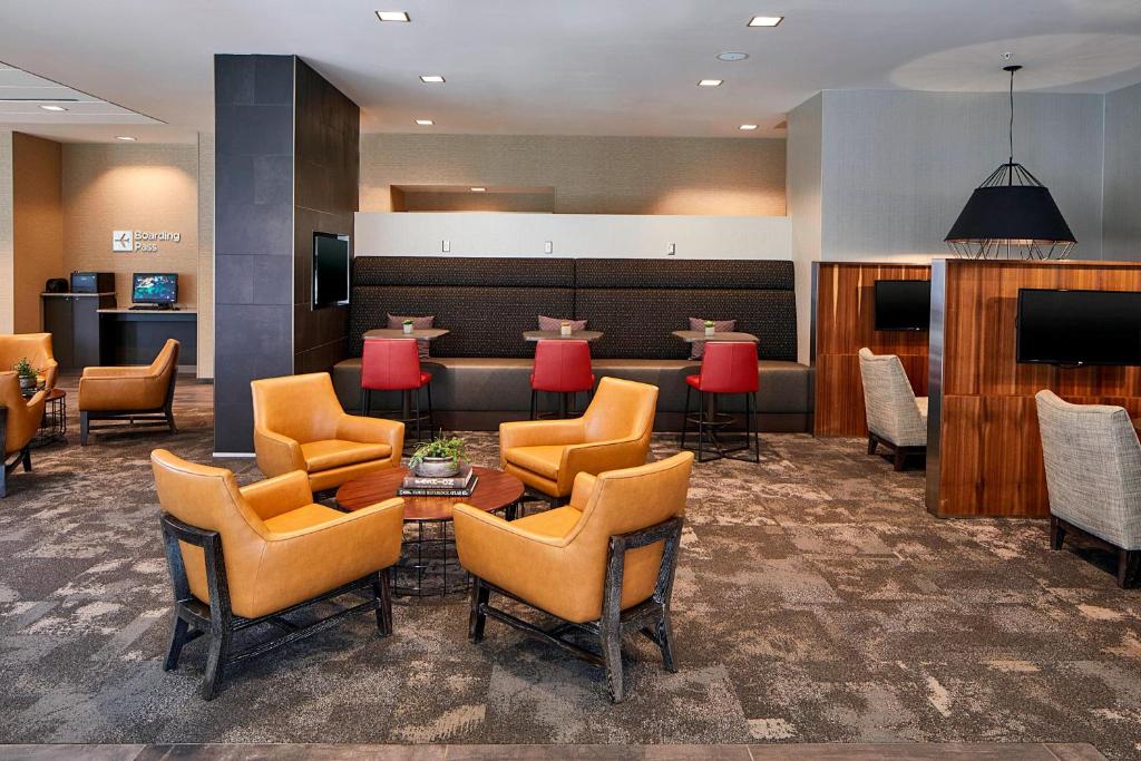Courtyard by Marriott Minneapolis West photo 4