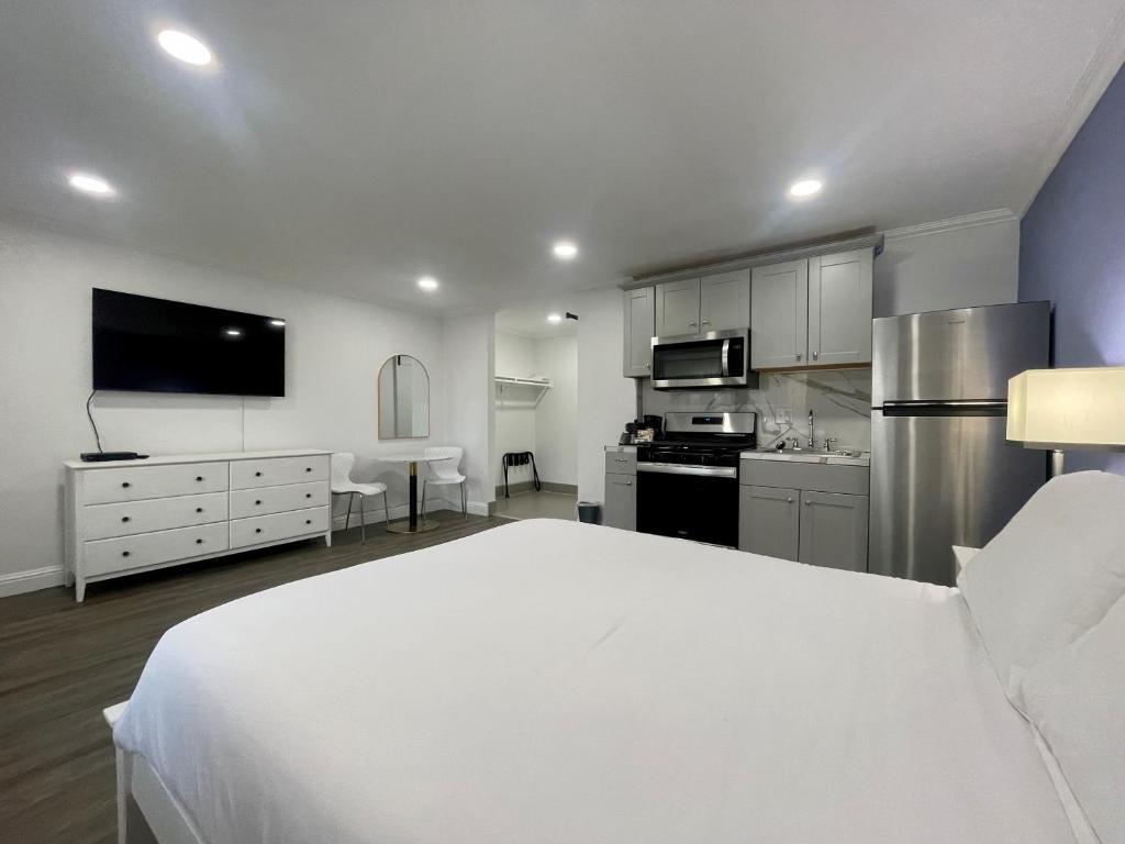 Budget Inn Lompoc image