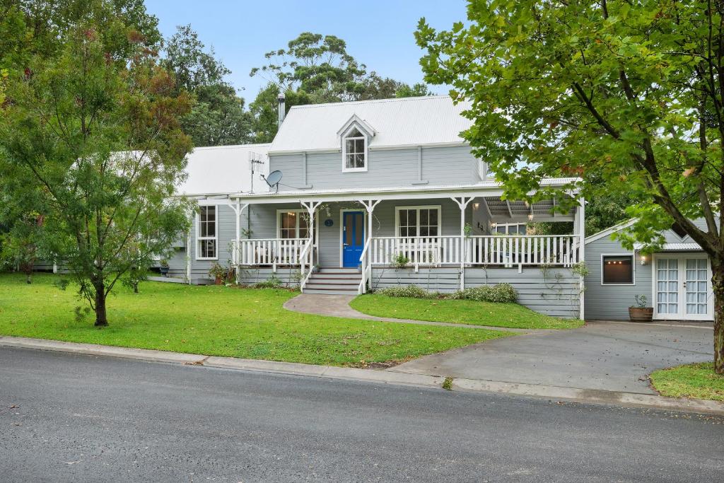 Hamptons charm at Nantucket in Mollymook
