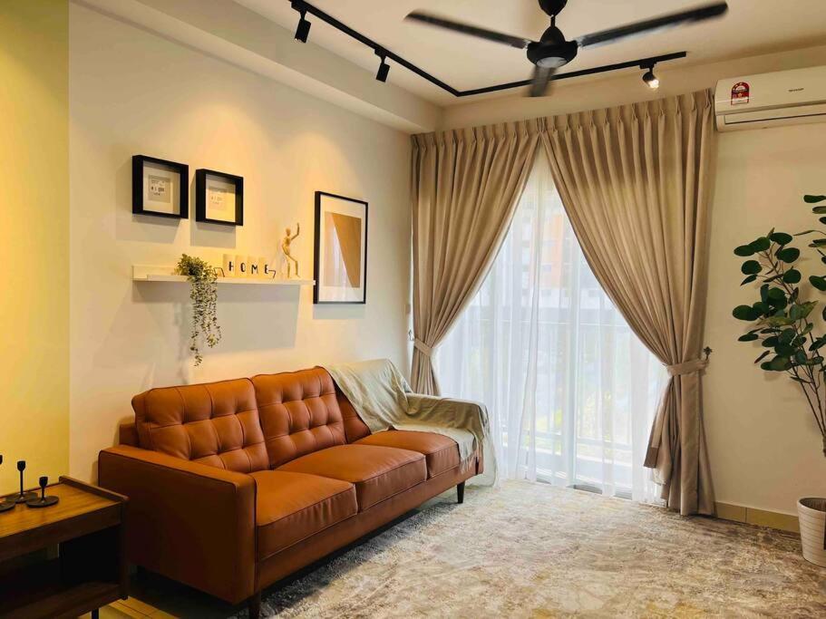 NEW Chic Cosy Sepang KLIA KLIA2 5-7 Pax