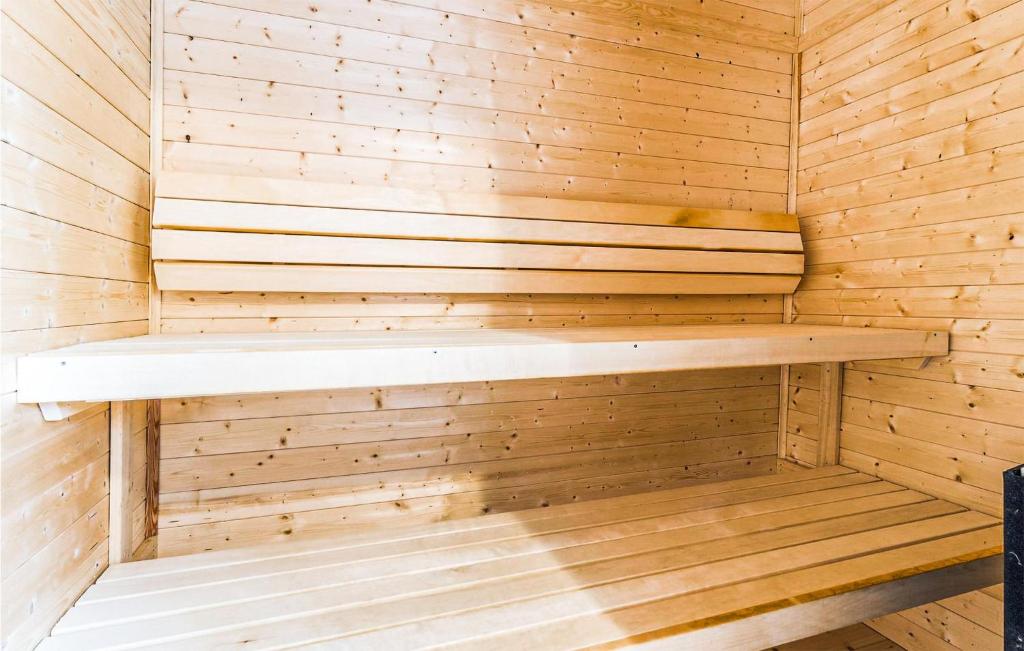 Stunning Home In Dalholen With Sauna, Wifi And 4 Bedrooms photo 2