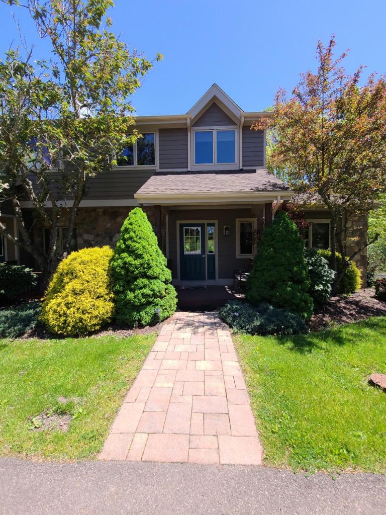 Marsh Hill Villa image