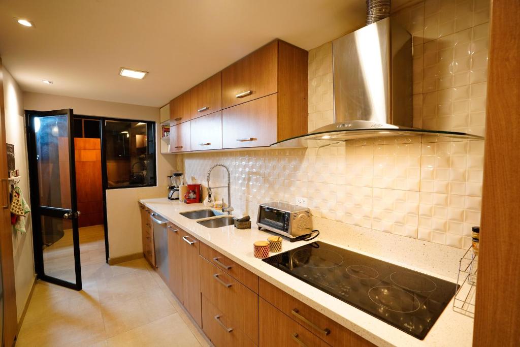 Apartamento con jacuzzi y Parqueadero photo 1