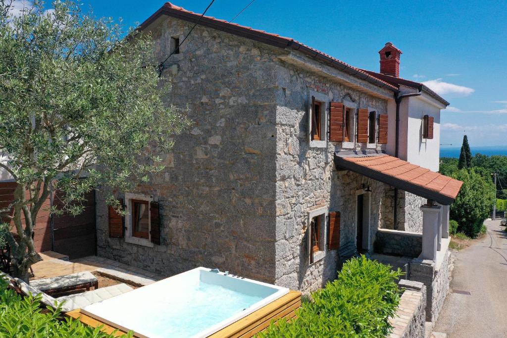 Villa Fani with Jacuzzi photo 3