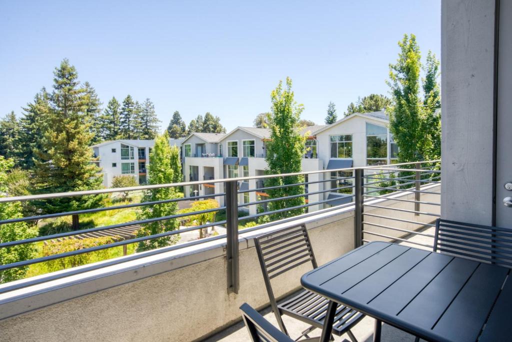 Mountain View 1BR w Pool Gym nr Target TJ SFO-590 photo 4