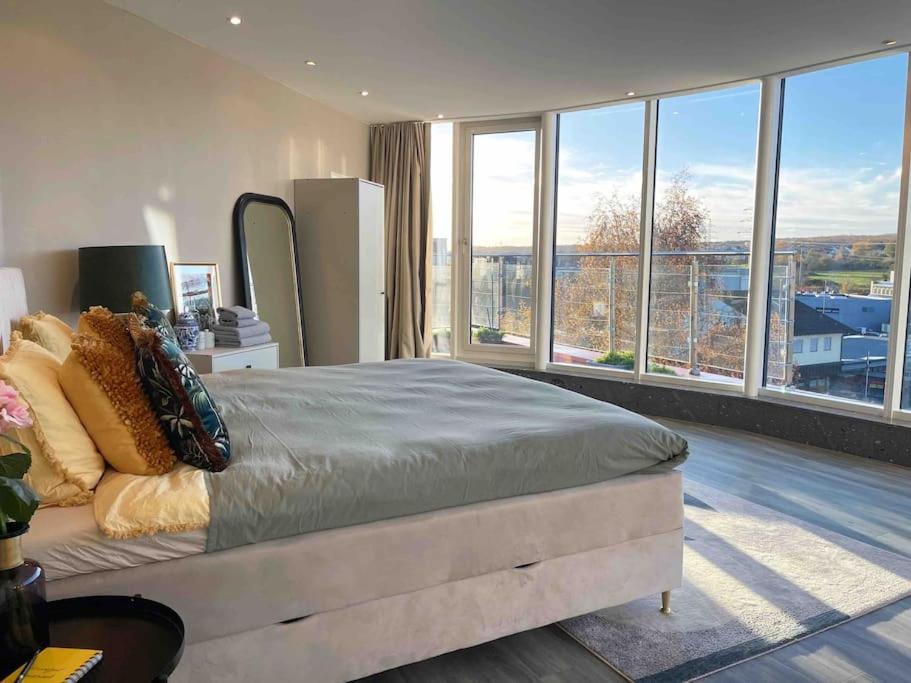 The Penthouse Suite Apartment photo 3