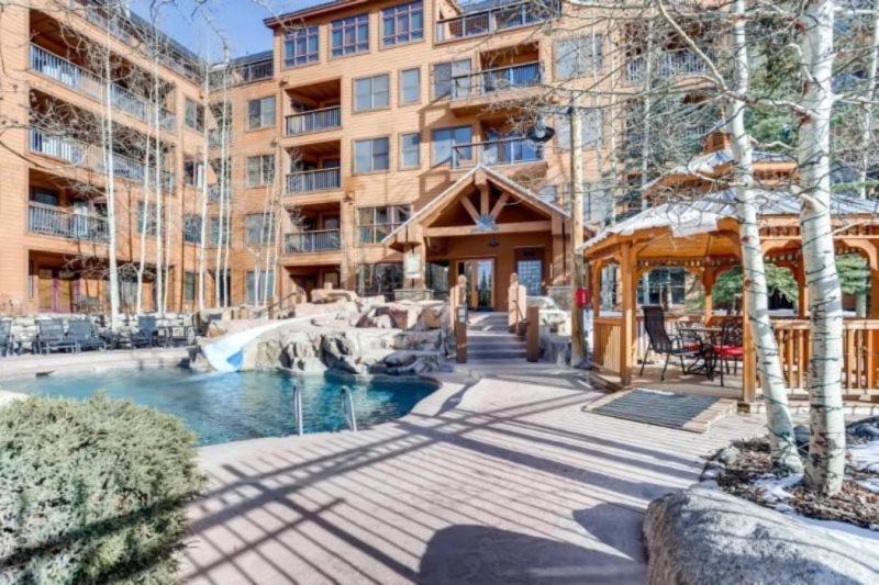 Beautiful 3 Bedroom Mountain Condo In River Run Village With Hot Tub Access And Walking Distance To The Gondola image