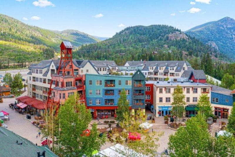 3 Bedroom Mountain Condo in River Run Village With Expansive Mountain Views and Walking Distance to Ski Slopes image