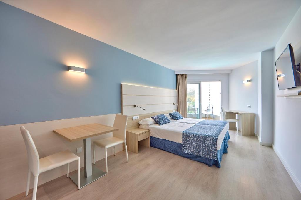 Tomir Portals Suites - Adults Only photo 4