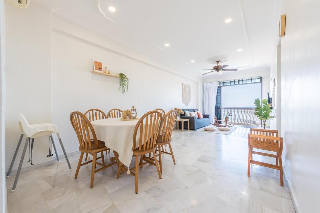 PortDickson Cozy Muji Home 10Pax3BR 1min to beach photo 4