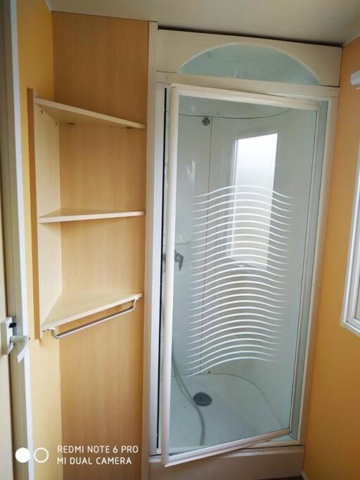 Mobil home au bord du lac photo 2