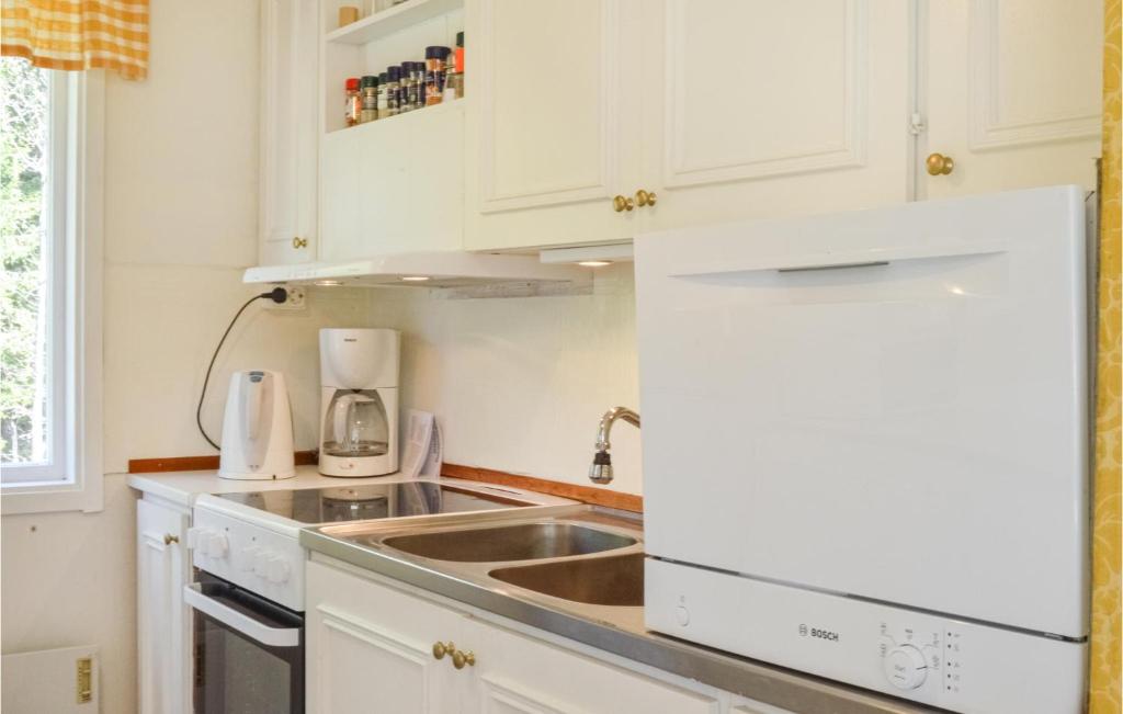 Awesome Home In Nynshamn With Sauna And 3 Bedrooms photo 2
