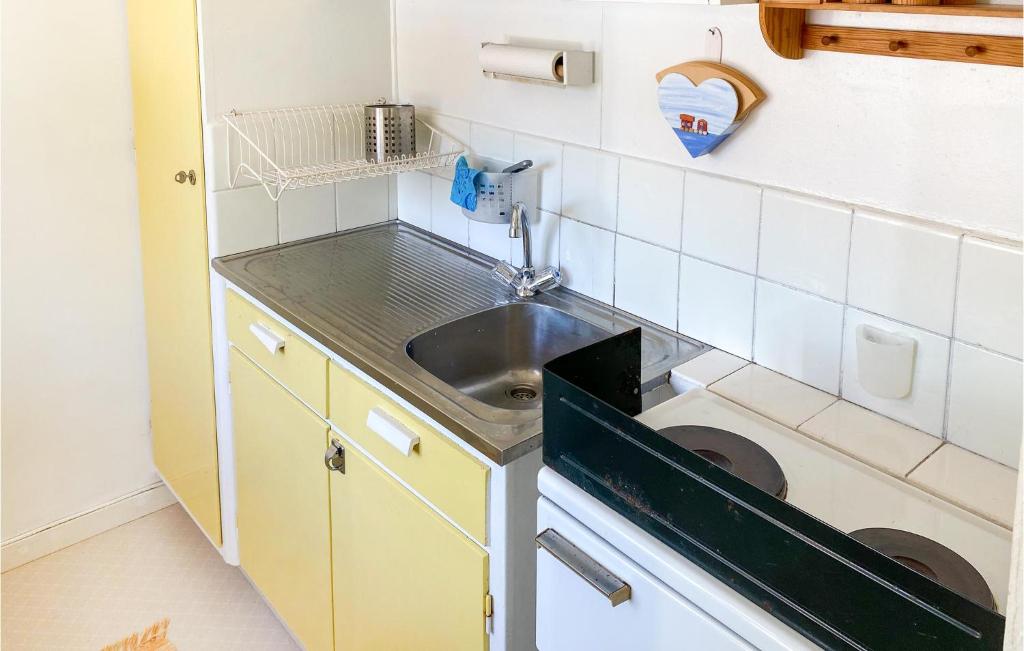 Awesome Home In Nynshamn With Sauna And 3 Bedrooms photo 4