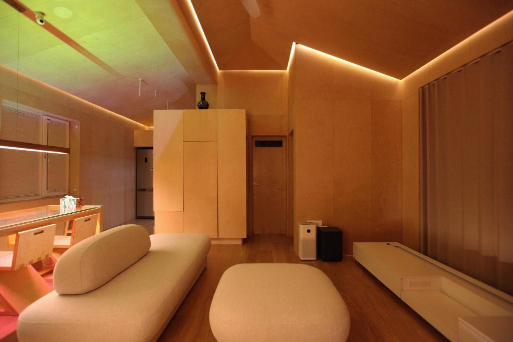 Entire apartment or single rooms in Homegarden Park near Camp Humprehys photo 1