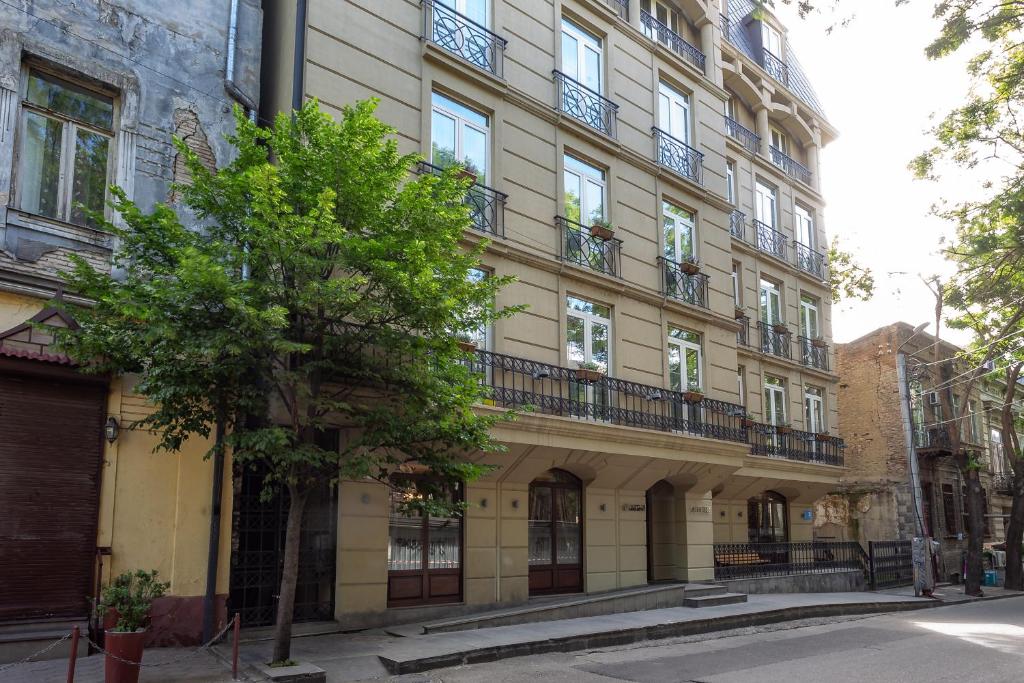 Opera Tbilisi Old Art Boutique Hotel