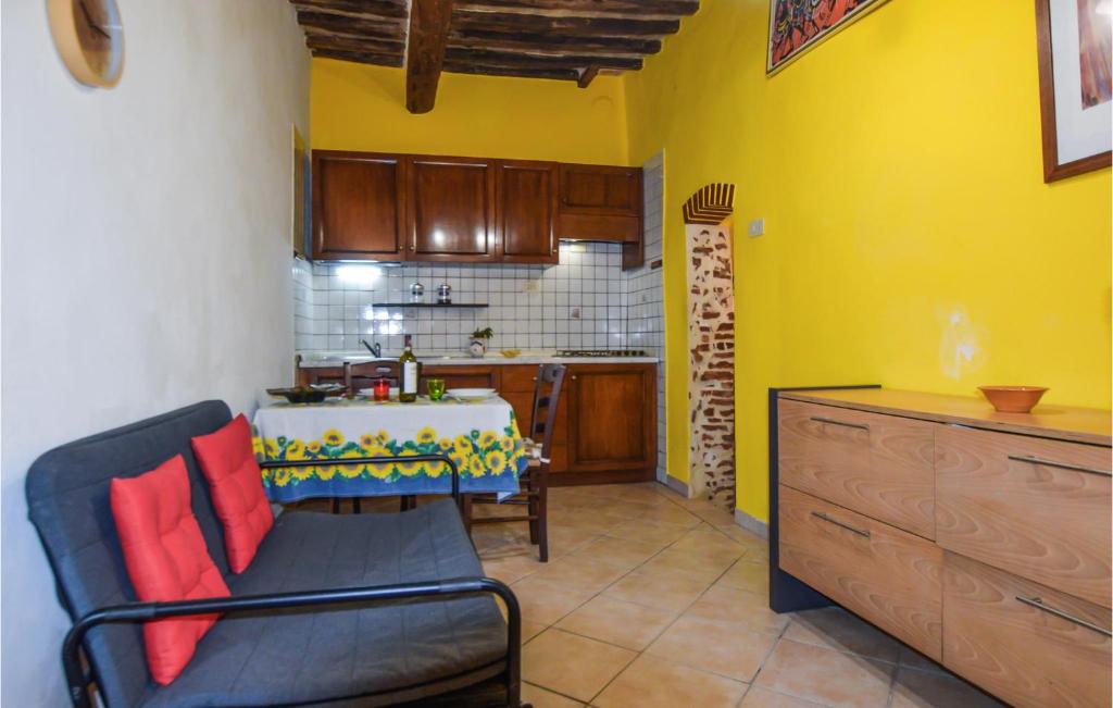 Amazing Apartment In Massa Marittima With 1 Bedrooms And Internet photo 4