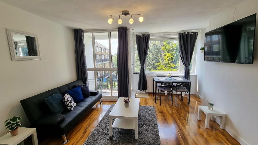 Lovely 2 bed Flat in S/E London photo 1