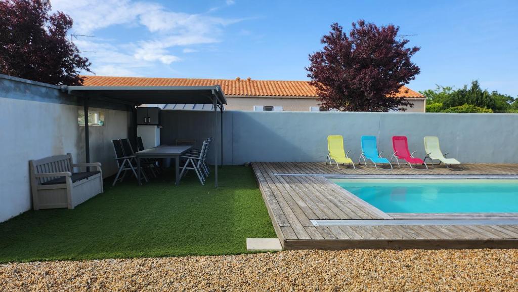 Studio 3 personnes avec piscine photo 1