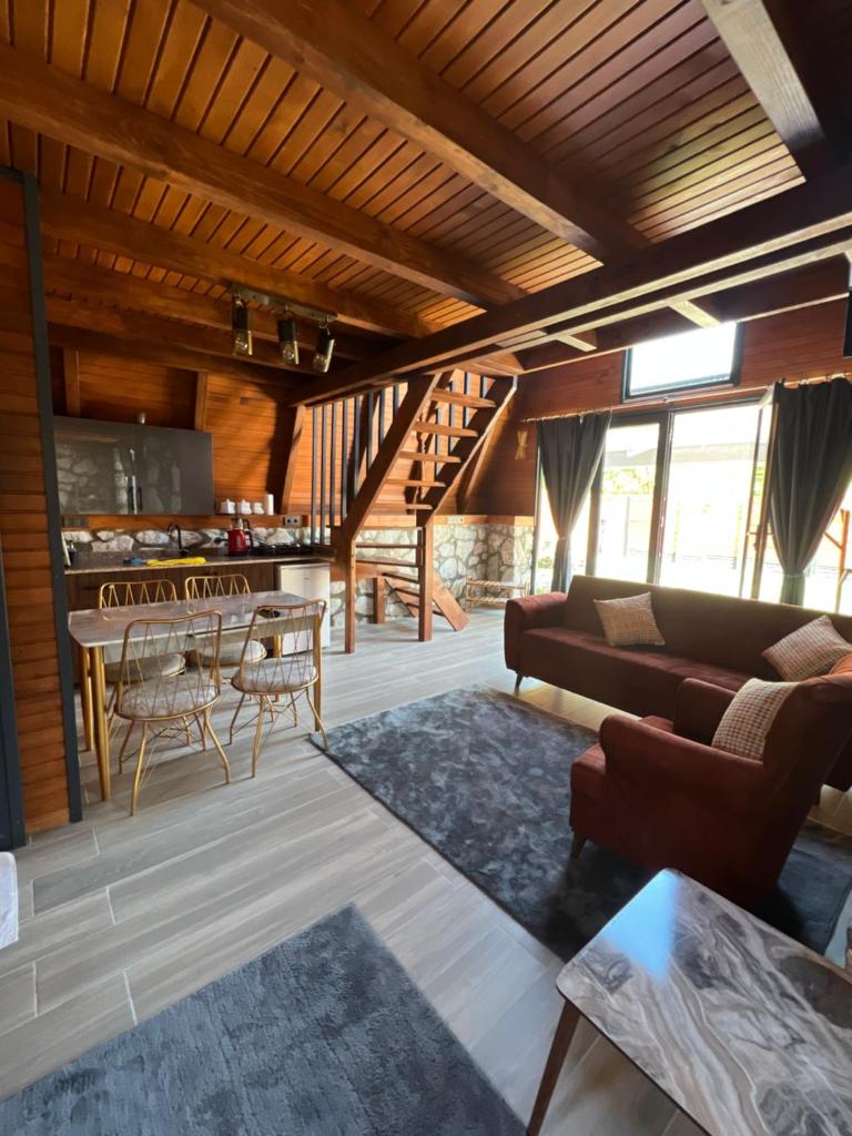 Cetgardenbungalow photo 3