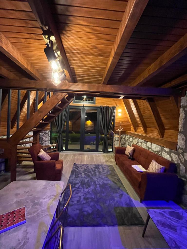 Cetgardenbungalow photo 4