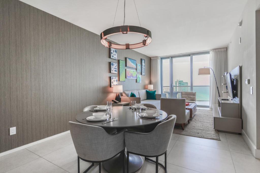 Iconic Ocean View - in this Stunning Condo photo 2