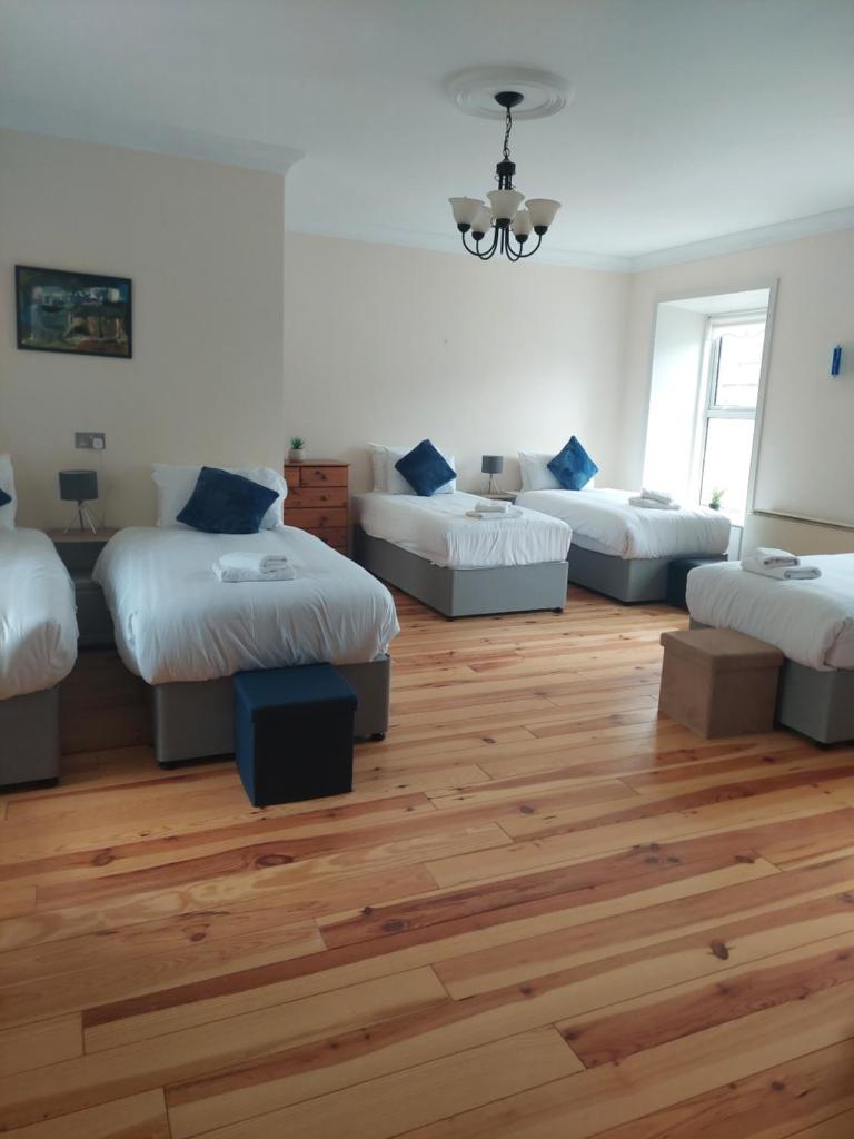 The Courtyard Apartments photo 4