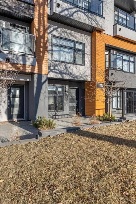 BEAUTIFUL, ELEGANT AND SPACIOUS 2 & HALF BR HOUSE photo 1
