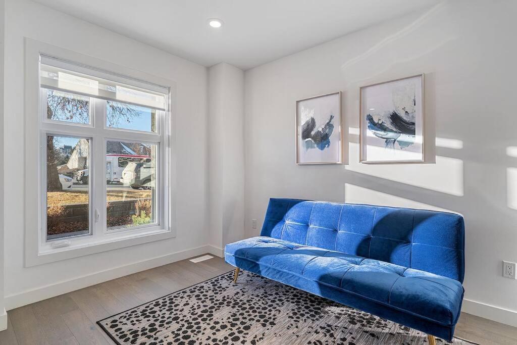 BEAUTIFUL, ELEGANT AND SPACIOUS 2 & HALF BR HOUSE photo 4