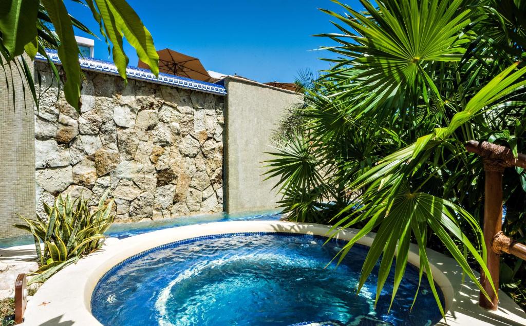 Porto Playa Condo Hotel and Beach Club photo 4