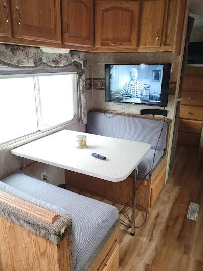 Lakeshore Glamping Camping 239 photo 4
