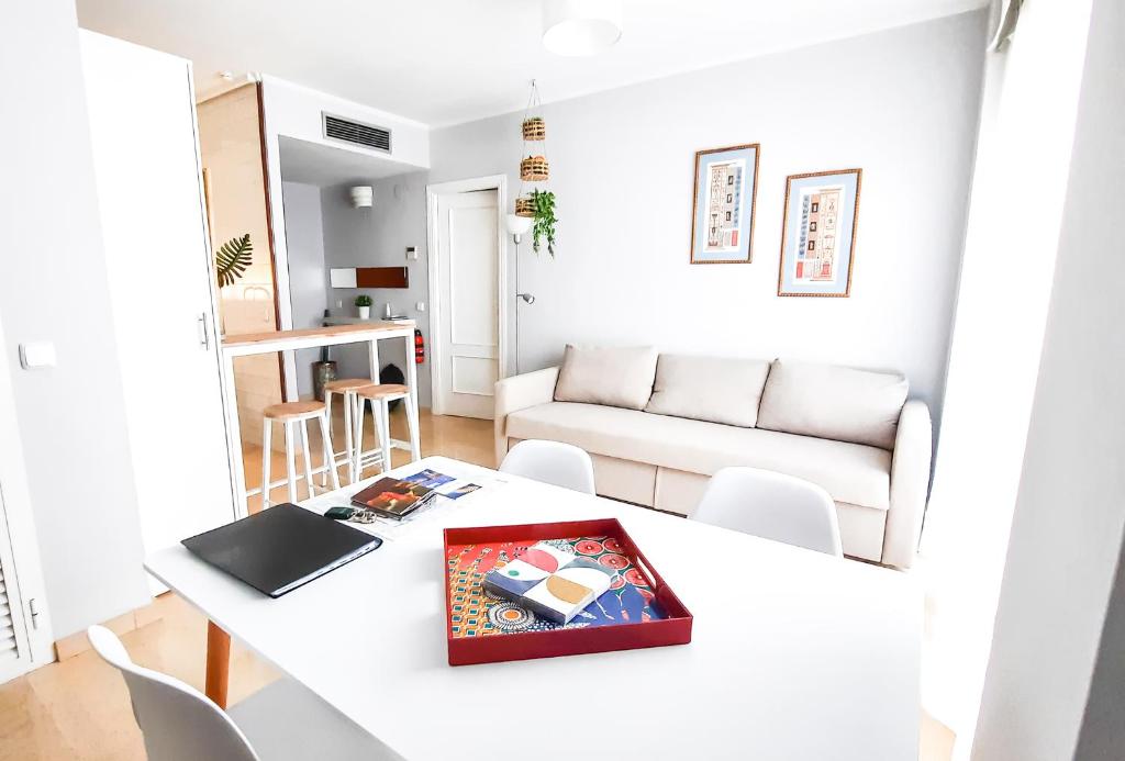 Triana Suite Torre Sevilla, parking free gratis!